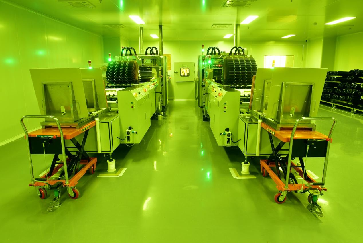 Automatic laminating machine